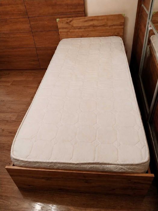 Pat 90x200 cu saltea ortopedica 21cm inclusa
