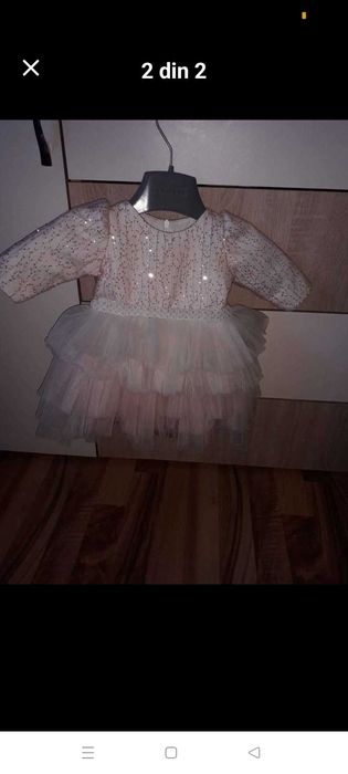 Vând 2 rochii de botez mărimea 3 6 luni