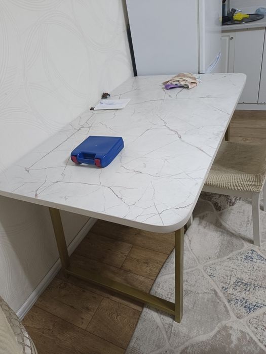 Стол кухный сатылады