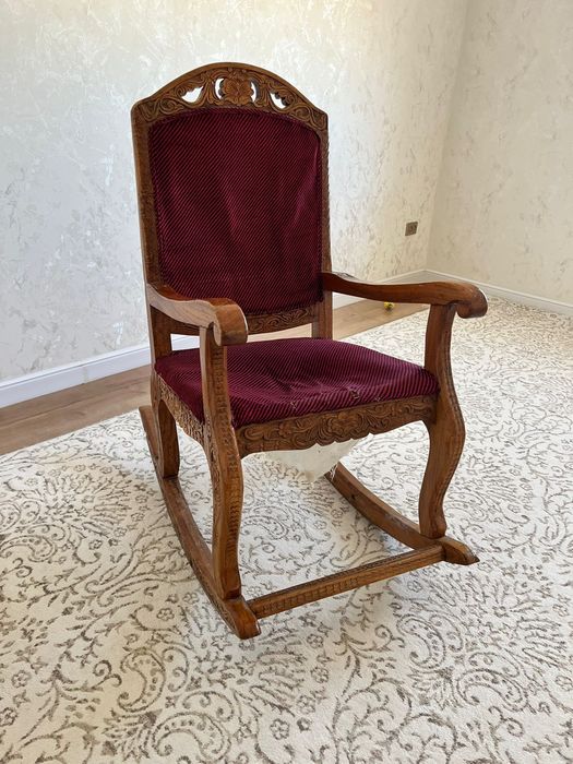 Кресло качалка деревянная
