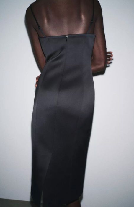Сатенена рокля Zara