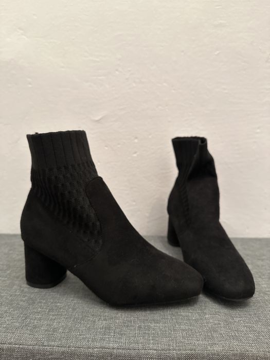 Vand botine mărimea 38