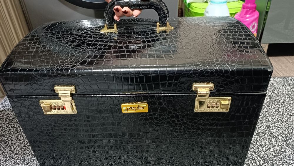 Продам столовый набор