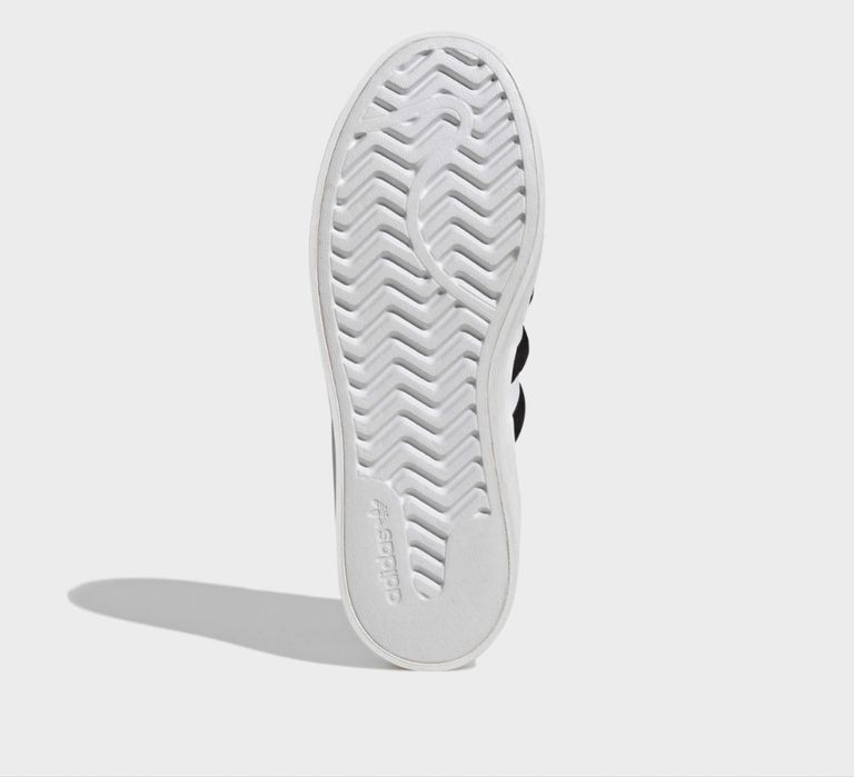 кроссовки адидас BONEGA