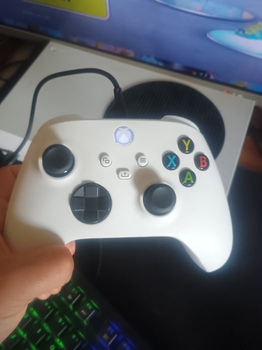 Xbox series s в перфектно състояние