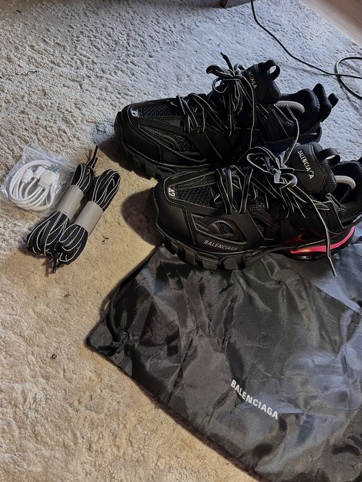 Balenciaga track led