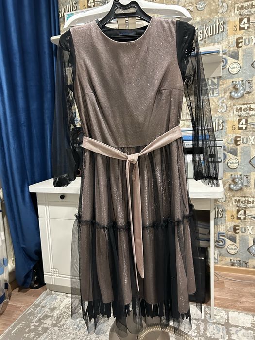 Платья б/у в хорошем состоянии