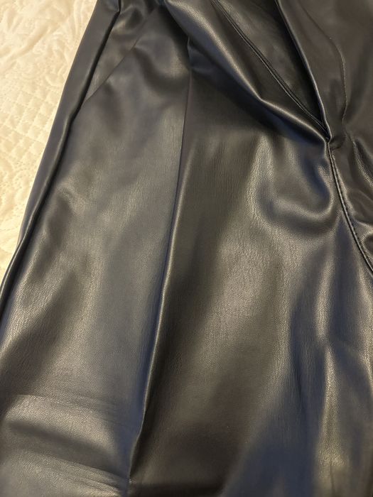 Кожен панталон Zara с висока талия