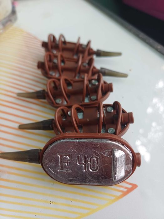 Хранилка за фидер 0.40гр.Силиконови примамки Фанатик