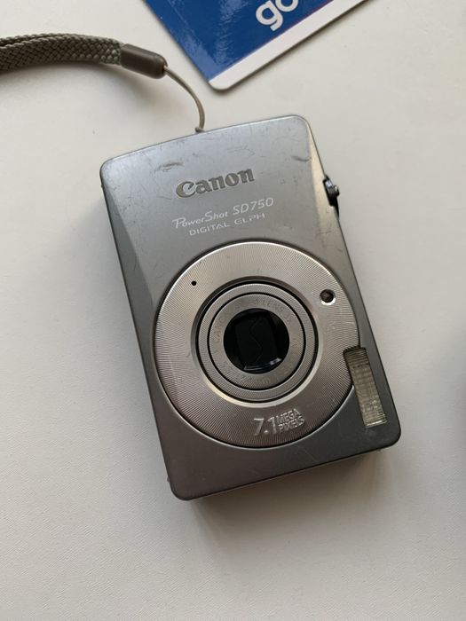 Camera Foto Digitala CANON PowerShot SD750 Digital Elph Silver 7.1MP 16GB Digital Point and Shoot camera