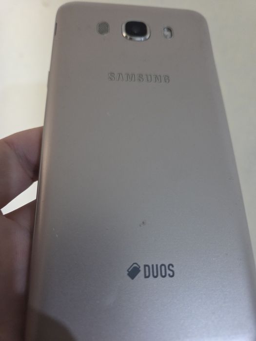 Samsung Galaxy J7