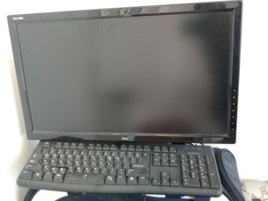 Monitor, klaviatura, itimat pech, kuller apparat.