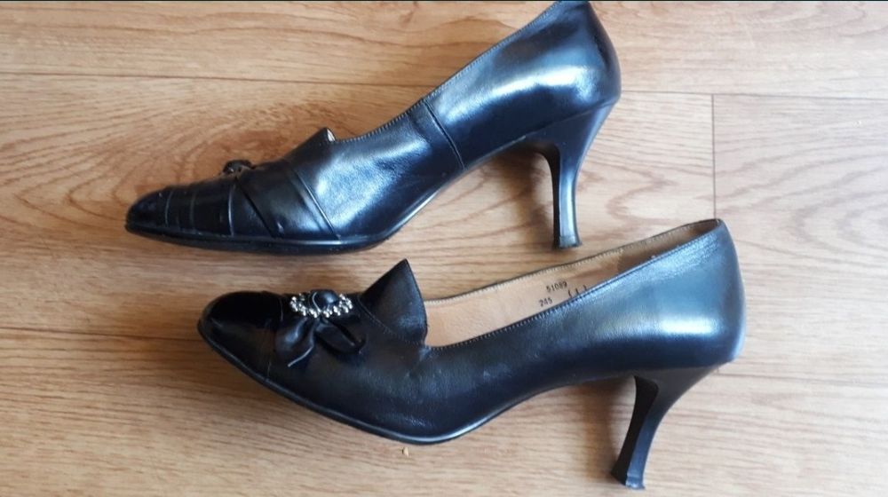 Туфли 2 модели (39/40 размер)
