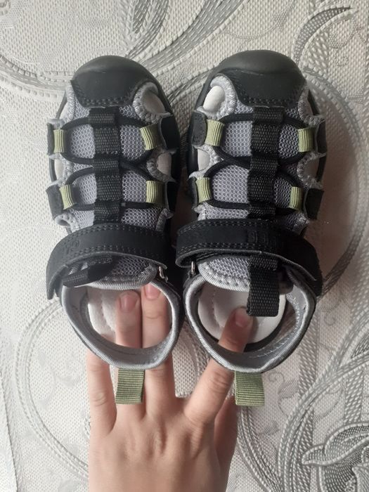 Продам Сандалики