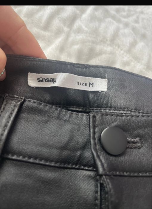 Blugi negri Marca Sinsay marimea M