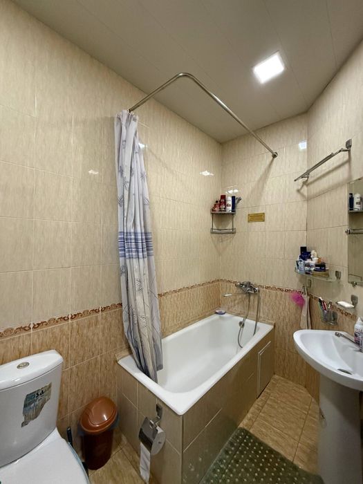 Шахар марказида 3 хонали квартира сотилади!