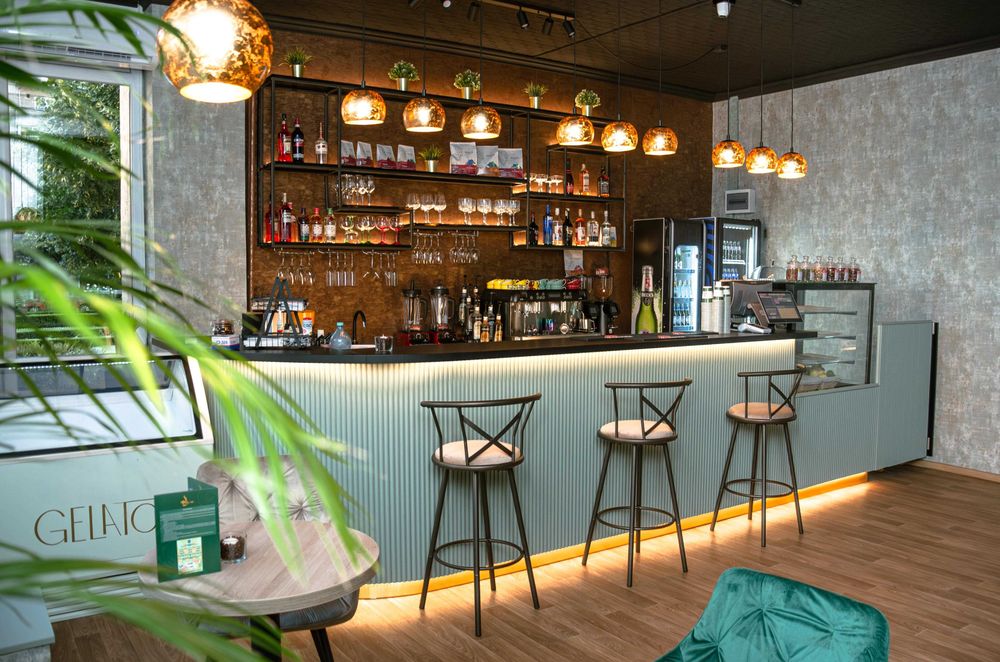 CAFE  Wine   Bar