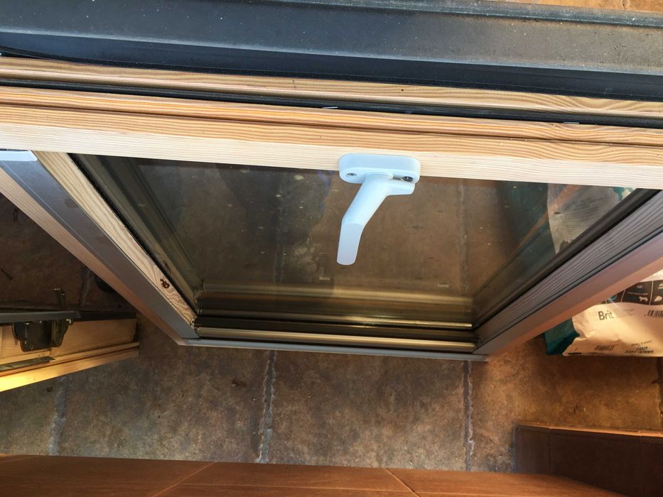 Ferestre mansarda Fakro originale cu dimensiuni 78*98+rolete si 55*78