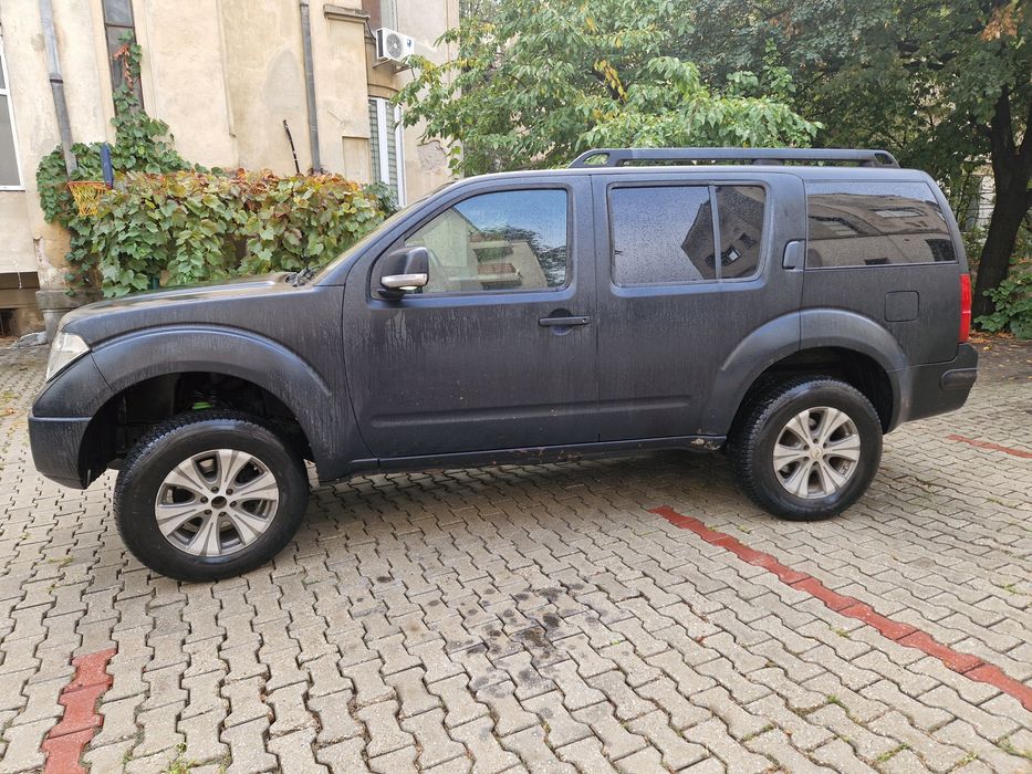 NISSAN Pathfinder