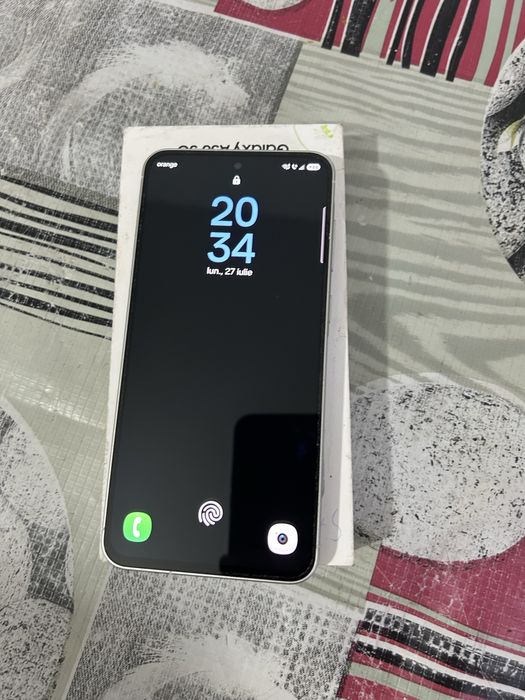 Vand Samsung Galaxy A 56. 5g. Stare ca nou! Pret 1150ron. Neg.tel.074418465trei