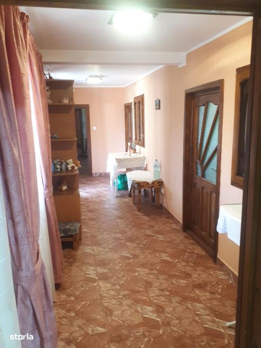 Casa com Hanu Conachi,3 camere,centrala pe lemne,80 000 euro neg