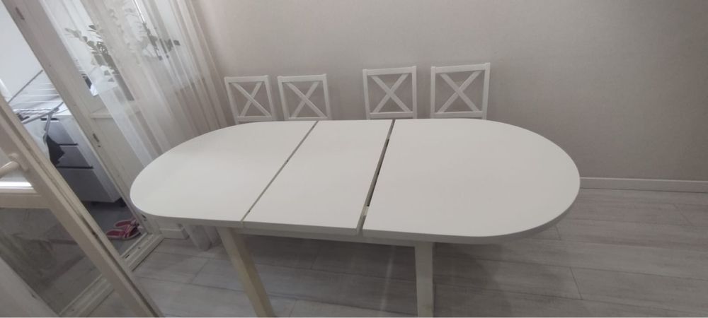 Стол со стульями