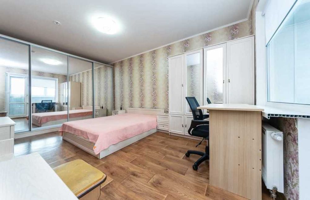 Дава се под наем Двустаен апартамент в София, Център - 55 кв.м за 418.2 € - Снимка #2