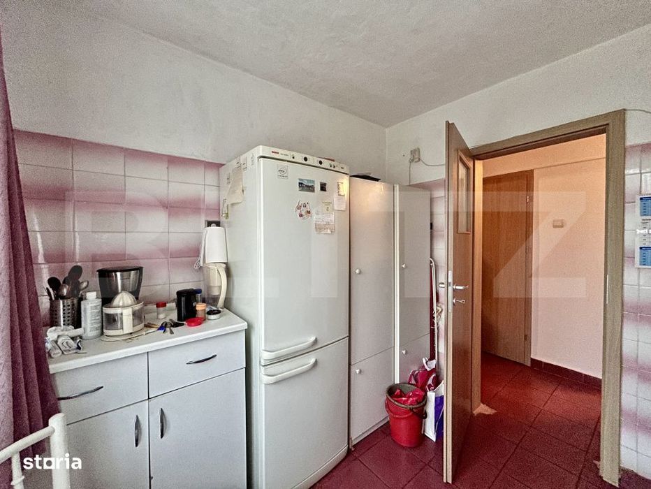 Apartament cu 3 camere, 56 mp, zona Cina