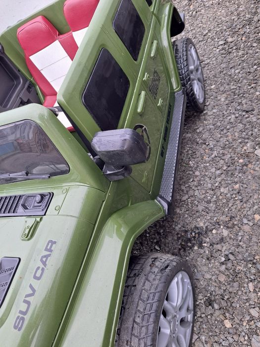 Продаётся машинка на пульту