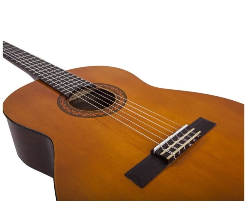 гитару классика , ямаха