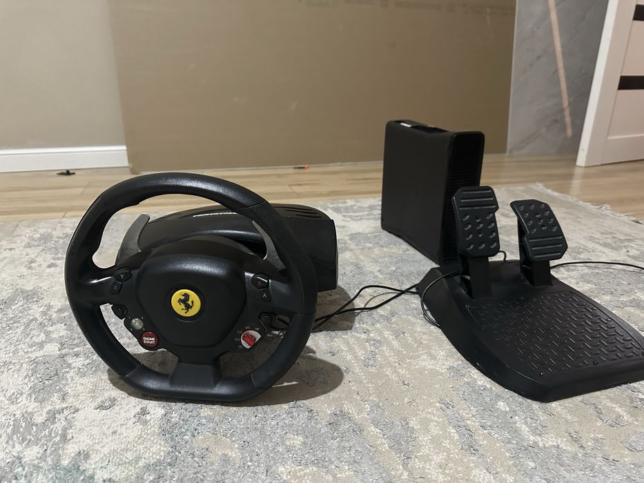 Xbox 360 S + 2 джойстика + руль и педали