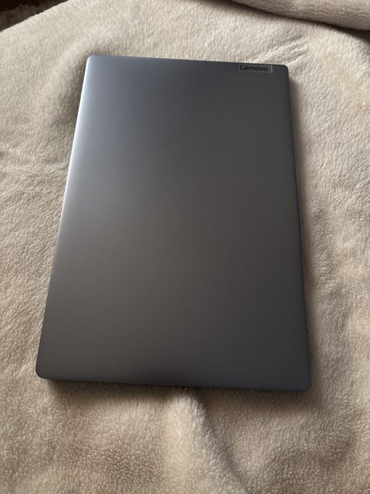 Lenovo IdeaPad Slim 3 aproape nou