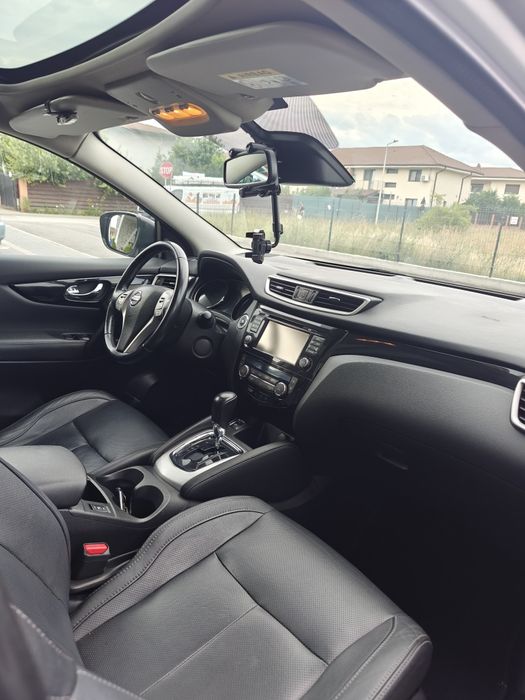Nissan Qashqai 1.6 dCi 131 CP – Automată | Piele | Panoramic | Full dotări