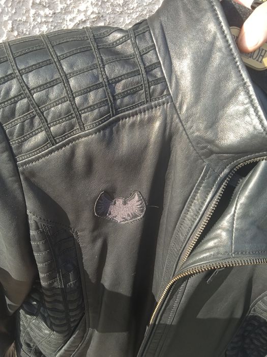 Продается кожаная куртка.