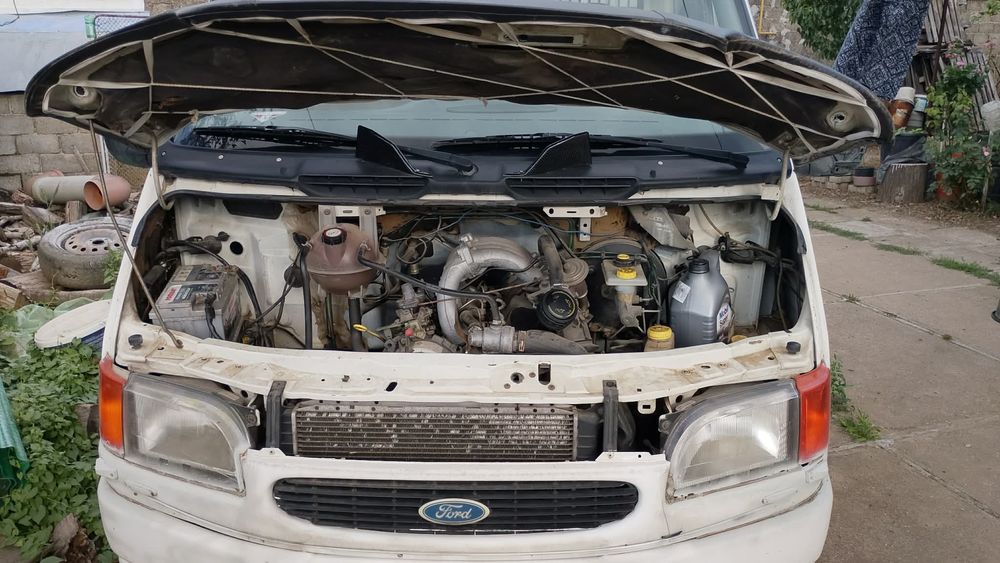 Autoutilitara Ford Transit 2.5 Diesel Benă