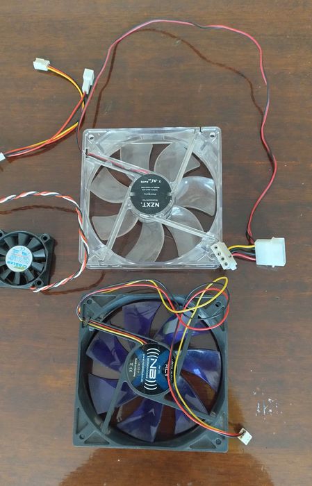 Различни компютърни компоненти