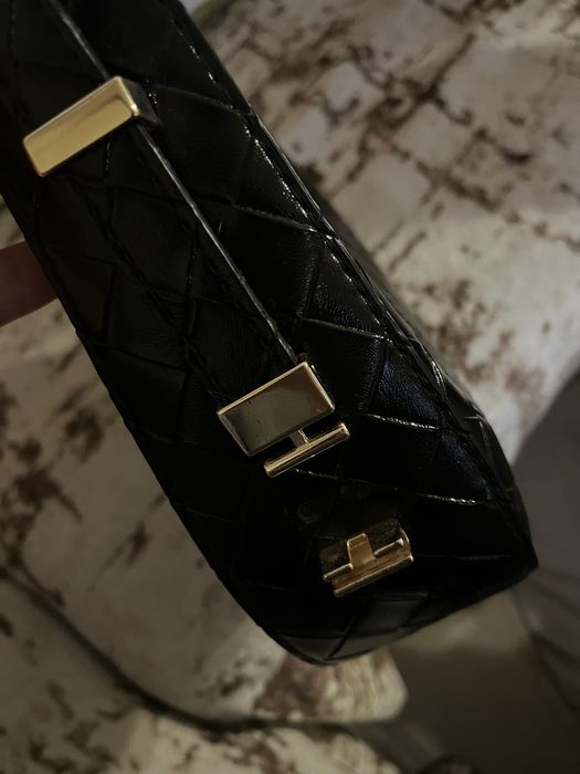 Черна чанта за рамо