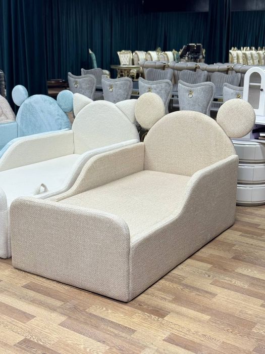 Mebel divan oyinchoqli