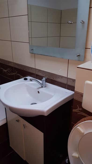 Închirez garsonieră  complet mobilată etaj 4 (Dragoș Vodă