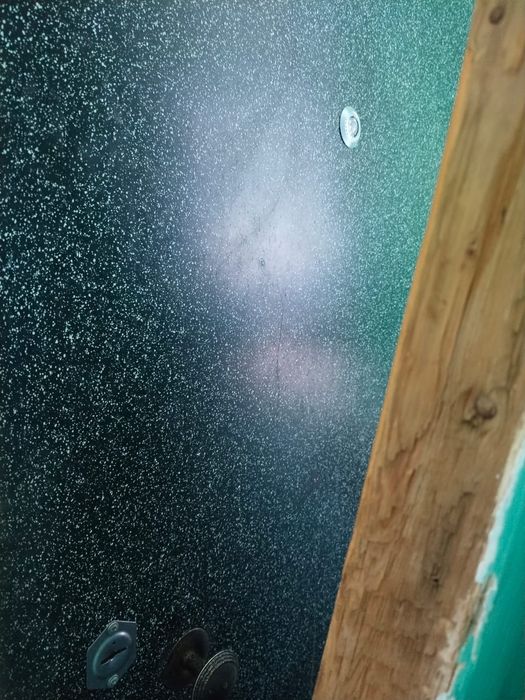 Продам входную дверь