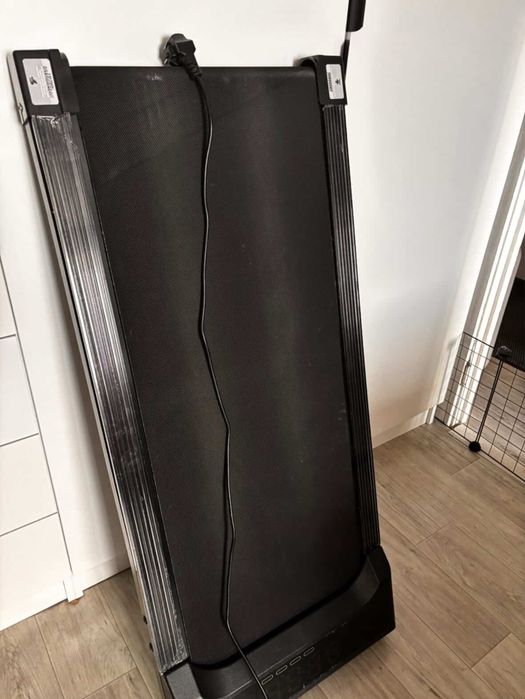 Продам беговую дорожку.