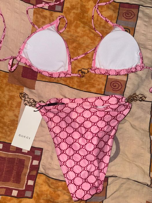 Bikini roz cu eticheta