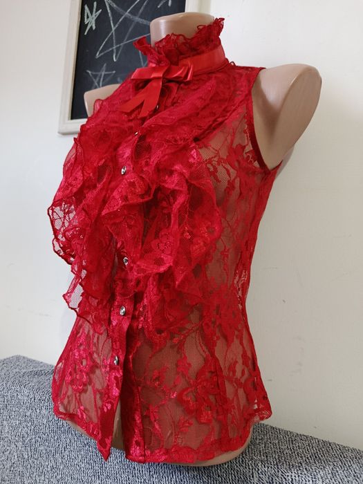 Bluza eleganta roșie dantela sexy victorian style mărimea S 36