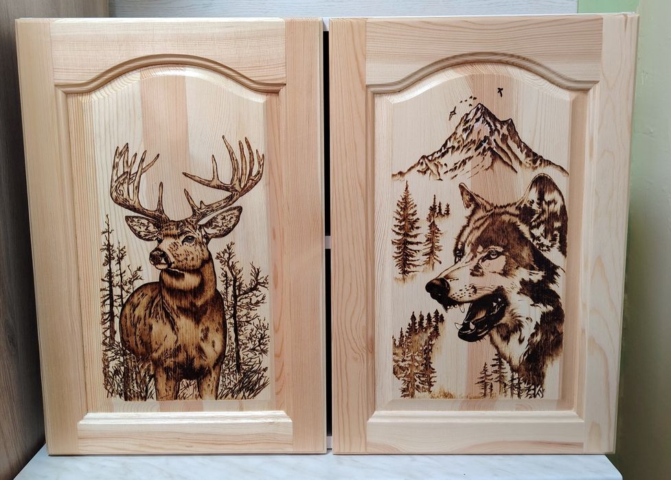 Ръчно пирографиран дървен шкаф - уникат