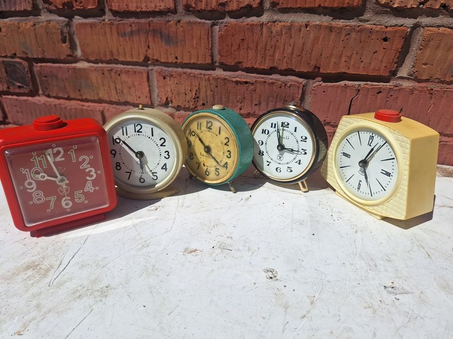 Продам часы будильники