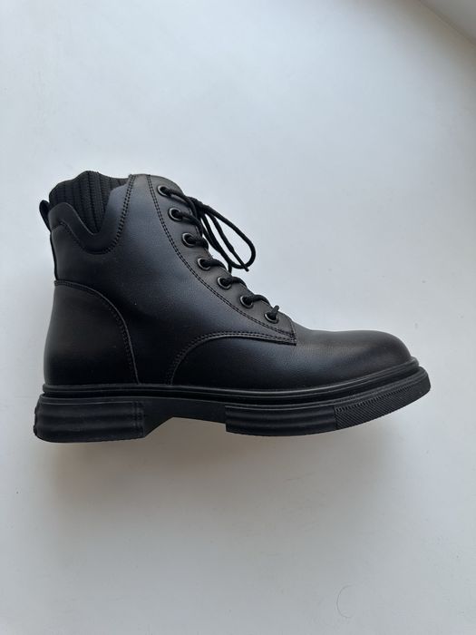 Продам ботинки осенние женские Bonavi