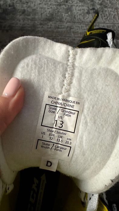 Роликовые хоккейные коньки CCM