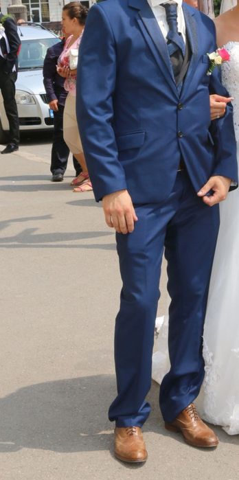 Costum barbati mărimea 48