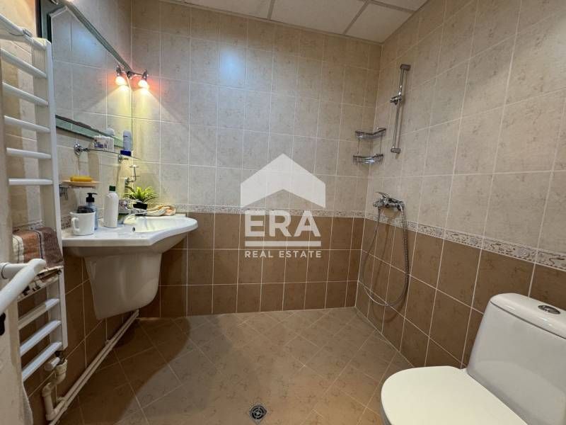 Продава се Двустаен апартамент в Силистра, Център - 68 кв.м за 1556 €/кв.м - Снимка #8