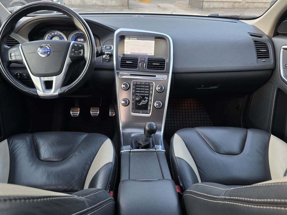 VOLVO XC60 2013 — imagine 5